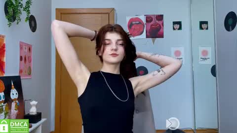 Snapshot of shybella_girl chatting on 02/15/25, 07:49 Bella online show from 02/15/25, 07:49