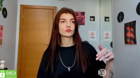 Snapshot of shybella_girl chatting on 02/19/25, 09:06 Bella online show from 02/19/25, 09:06