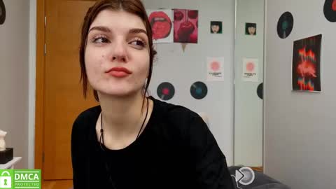 Snapshot of shybella_girl chatting on 02/20/25, 08:28 Bella online show from 02/20/25, 08:28