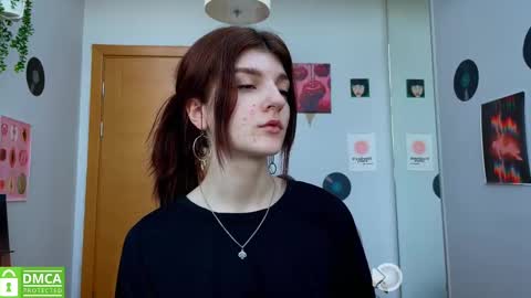 Snapshot of shybella_girl chatting on 03/06/25, 07:03 Bella online show from 03/06/25, 07:03