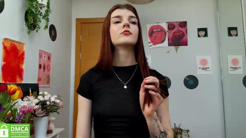 Snapshot of shybella_girl chatting on 03/11/25, 11:01 Bella online show from 03/11/25, 11:01