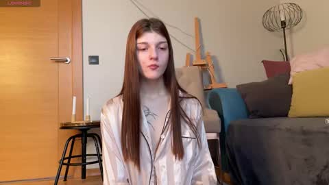 Snapshot of shybella_girl chatting on 10/09/25, 06:44 Bella online show from 10/09/25, 06:44