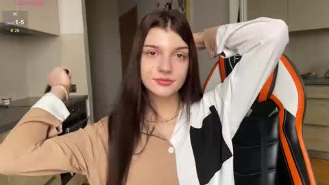 Snapshot of shybella_girl chatting on 10/30/25, 08:16 Bella online show from 10/30/25, 08:16