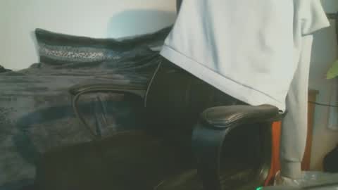 shyboyhugecum2020 online show from 01/13/26, 04:07