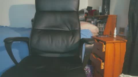 shyboyhugecum2020 online show from 04/12/26, 04:06