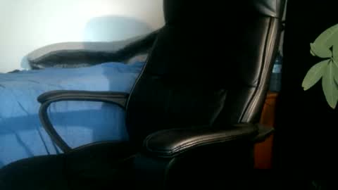 shyboyhugecum2020 online show from 05/12/26, 02:52