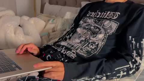 shydude666 online show from 12/28/24, 08:04