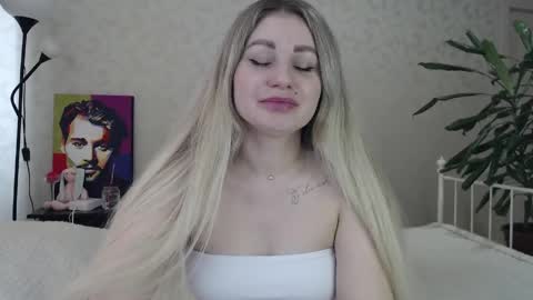 Snapshot of shyevaa chatting on 03/29/26, 04:01 Eva online show from 03/29/26, 04:01