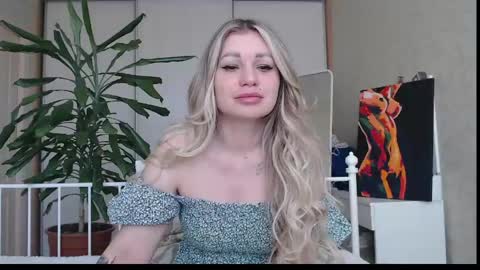 Snapshot of shyevaa chatting on 05/14/26, 04:30 Eva online show from 05/14/26, 04:30