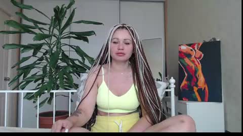 Snapshot of shyevaa chatting on 06/25/26, 02:44 Eva online show from 06/25/26, 02:44