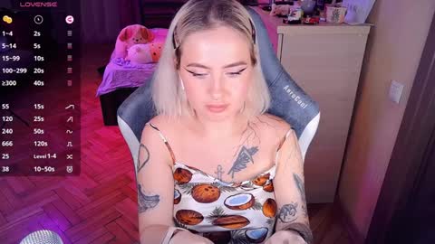 Effie online show from 12/18/24, 07:08