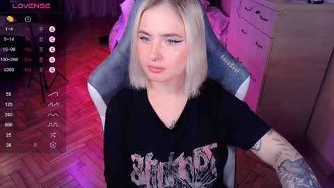 Effie online show from 12/20/24, 01:54