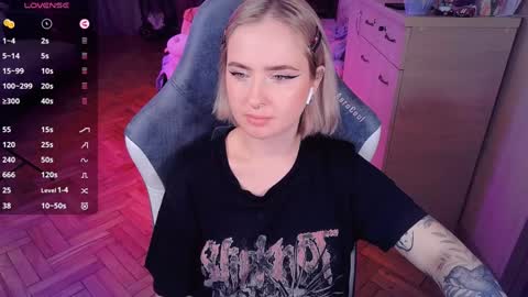 Effie online show from 01/13/25, 05:23