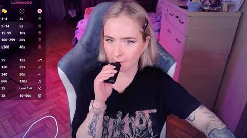 Effie online show from 01/13/25, 08:26