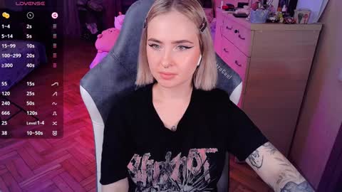 Effie online show from 01/24/25, 04:17