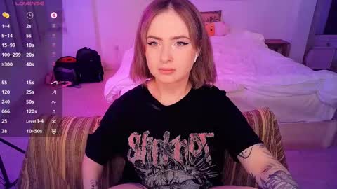 Effie online show from 02/25/25, 01:50