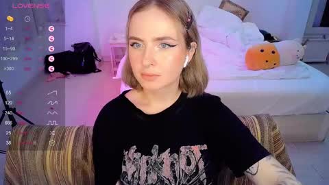 Effie online show from 03/06/25, 03:02