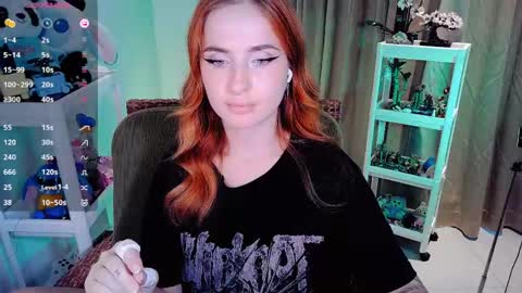 Snapshot of shyfoxxxy chatting on 05/16/26, 08:11 Effie online show from 05/16/26, 08:11