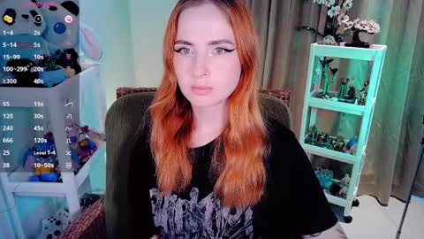 Snapshot of shyfoxxxy chatting on 05/26/26, 06:31 Effie online show from 05/26/26, 06:31
