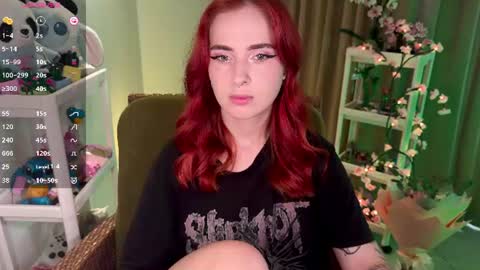 Snapshot of shyfoxxxy chatting on 06/14/26, 08:16 Effie online show from 06/14/26, 08:16