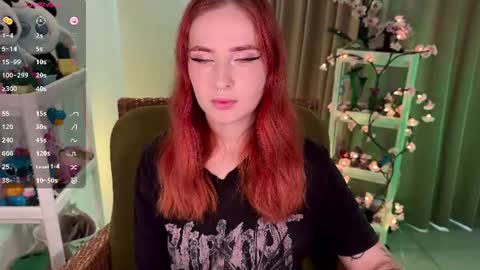 Snapshot of shyfoxxxy chatting on 07/18/26, 06:39 Effie online show from 07/18/26, 06:39