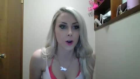 Snapshot of shygirlyxo chatting on 05/17/26, 02:42 shygirlyxo online show from 05/17/26, 02:42