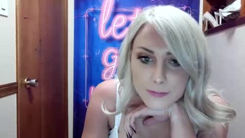 Snapshot of shygirlyxo chatting on 06/03/26, 02:25 shygirlyxo online show from 06/03/26, 02:25