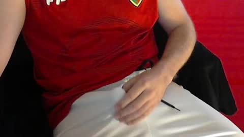 Snapshot of shyguy04_04_04 chatting on 09/27/25, 09:09 shyguy04_04_04 online show from 09/27/25, 09:09