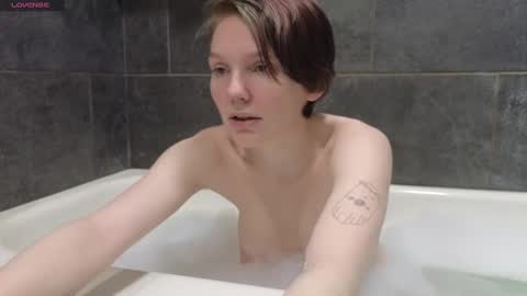 Hippie online show from 02/10/25, 07:36