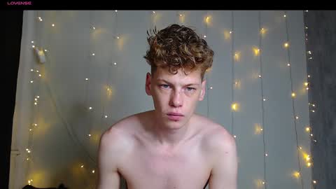 Snapshot of shyredstar chatting on 01/11/25, 08:00 Tom and Betty online show from 01/11/25, 08:00