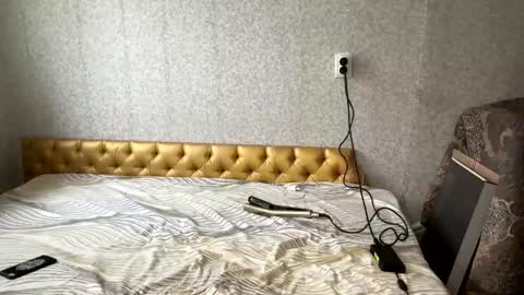 Snapshot of shyredstar chatting on 02/24/25, 10:15 Tom and Betty online show from 02/24/25, 10:15