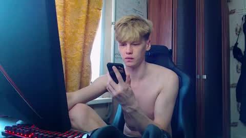 Tom and Betty online show from 03/25/26, 07:25