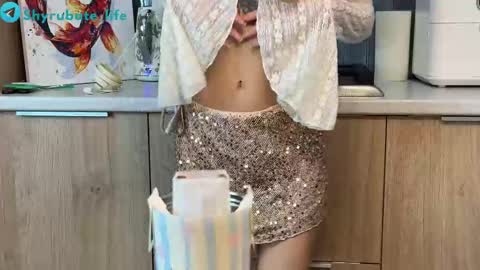 Aurora online show from 04/25/26, 06:27