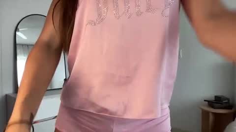 Snapshot of shysashy chatting on 01/13/25, 11:38 Sasha online show from 01/13/25, 11:38