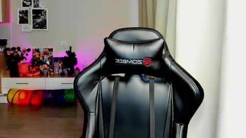 SIA online show from 10/22/25, 02:12