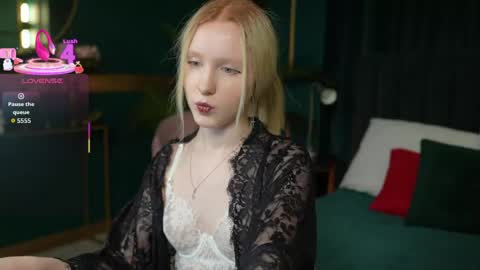 Sia online show from 04/20/26, 05:48