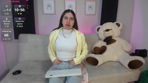 Sia online show from 11/18/25, 10:36