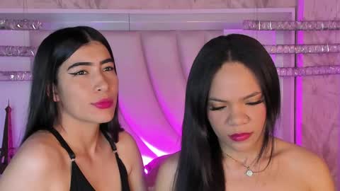 Snapshot of siara_lewis_ chatting on 05/11/26, 10:51 Siara and Zoe tattoo online show from 05/11/26, 10:51