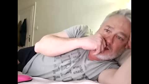 Snapshot of sibemolx chatting on 04/19/26, 12:11 sibemolx online show from 04/19/26, 12:11
