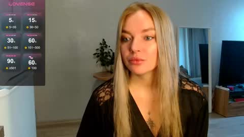 Snapshot of siberian_girl_ chatting on 10/15/25, 01:17 Eva online show from 10/15/25, 01:17
