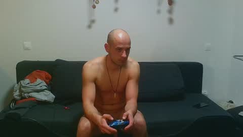 Snapshot of sicon_69 chatting on 12/24/24, 12:44 Devil online show from 12/24/24, 12:44