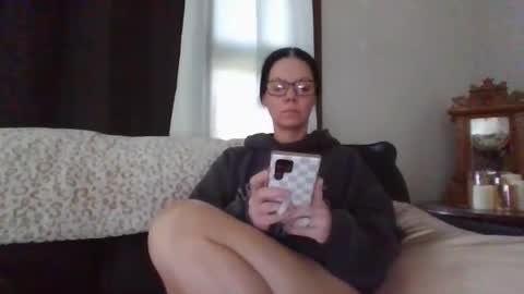 Snapshot of sidneyraee chatting on 04/27/26, 06:39 Mrs. St. Patrickk online show from 04/27/26, 06:39
