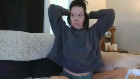 Snapshot of sidneyraee chatting on 05/03/26, 03:40 Mrs. St. Patrickk online show from 05/03/26, 03:40