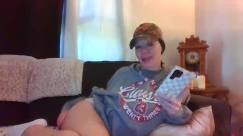 Snapshot of sidneyraee chatting on 05/04/26, 05:42 Mrs. St. Patrickk online show from 05/04/26, 05:42