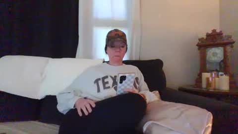 Snapshot of sidneyraee chatting on 05/14/26, 06:37 Mrs. St. Patrickk online show from 05/14/26, 06:37