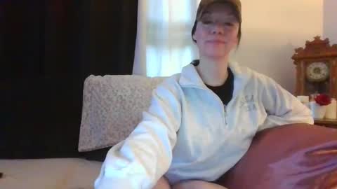 Snapshot of sidneyraee chatting on 05/19/26, 04:13 Mrs. St. Patrickk online show from 05/19/26, 04:13