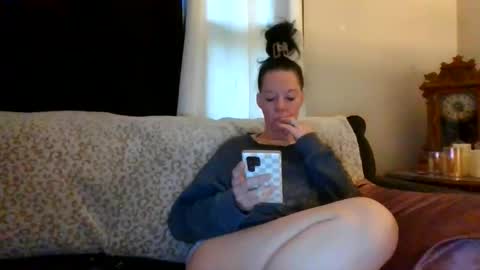 Snapshot of sidneyraee chatting on 06/08/26, 01:44 Mrs. St. Patrickk online show from 06/08/26, 01:44