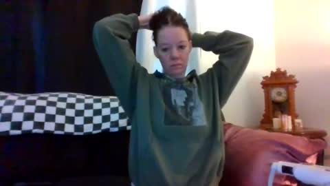 Snapshot of sidneyraee chatting on 06/15/26, 01:57 Mrs. St. Patrickk online show from 06/15/26, 01:57