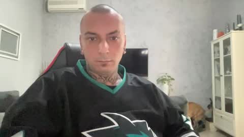 sidvicious23cm online show from 11/19/25, 11:32