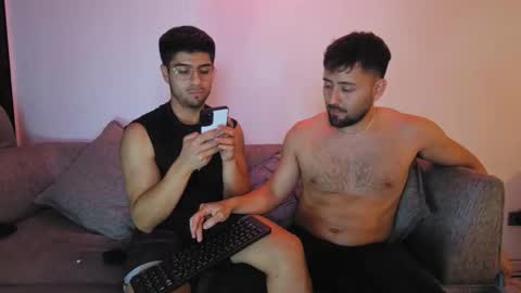 gily y pablo online show from 10/31/25, 04:24